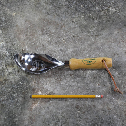 POTTING SCOOP