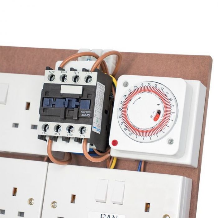 MDF 12 WAY CONTACTOR BOARD +2 SOCKETS